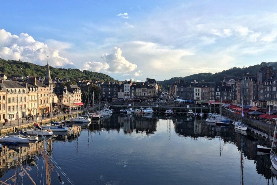 La Lieutenance Honfleur terrasse vue